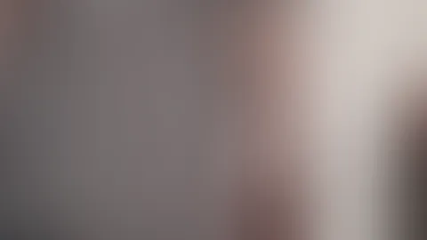 Stimmung: tanzen! 💃🔥 Musik laut aufgedreht, Körper bewegt sich von allein, Hüften kreisen, A***h wackelt…