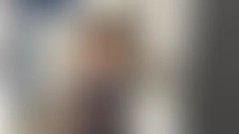 Ich hab mich schon mal fürs Wochenende vorbereitet – Strapse an, fehlt nur noch jemand, der mich mit seinen Blicken als erstes auszieht 😈Na… traust du dich näher ranzukommen? 💋✨