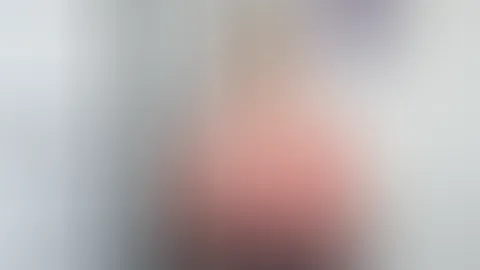 Den Dildo im Mund