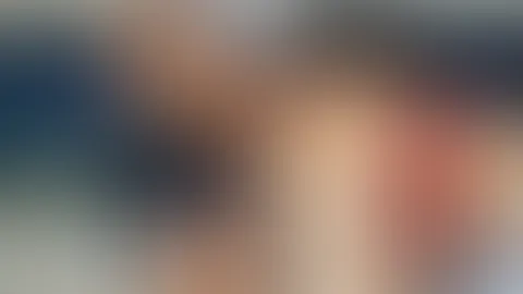 Zwei Lesben mit umschnaldildo