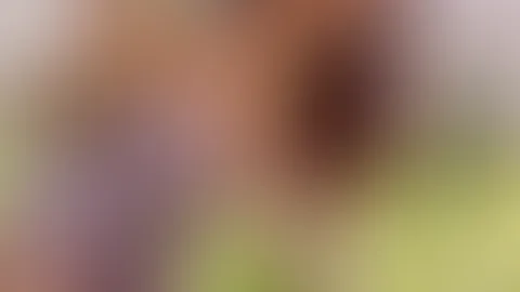 Na… schon alle Eier gefunden? 🐣🌸 Ich glaube, ich hab hier noch ein paar ganz besondere versteckt… Zwischen Blüten, Sonne und ein bisschen frechem Lächeln wird’s heute garantiert nicht langweilig 😉