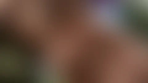 Ich liebe es nackt im meinem Garten rum zu laufen 🥵🚨❤️🔥 jetzt sind hier auch 30 Grad ☀️ da ist Bikini ja überbewertet ❤️🔥machst du es noch heißer?🫶🏽 Lush steckt 😈lässt du meine P***y auslaufe