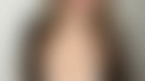 Gefallen dir meine dicken titten ?🖤😈