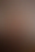 Morgen mein Süßer😘, bei diesem Shooting sitze ich nur mit Höschen bekleidet auf dem Sofarand😋. Ein kleiner Leckerbissen für dich💋.